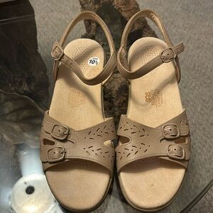SAS Beige Buckle Sandals 10.5